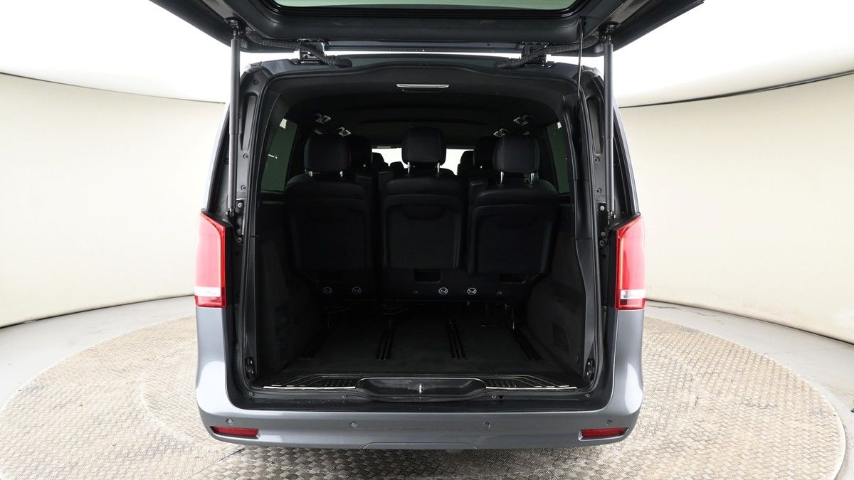 Mercedes-Benz V Class Image 10