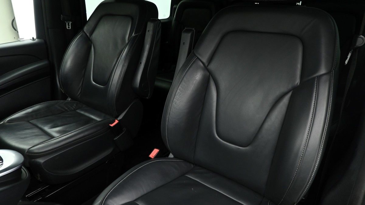 Mercedes-Benz V Class Image 4