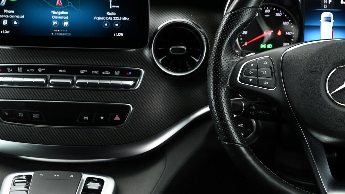 Mercedes-Benz V Class Image 15