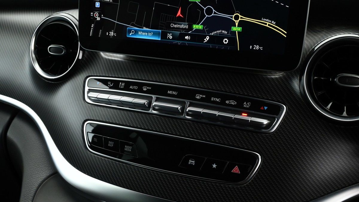Mercedes-Benz V Class Image 11