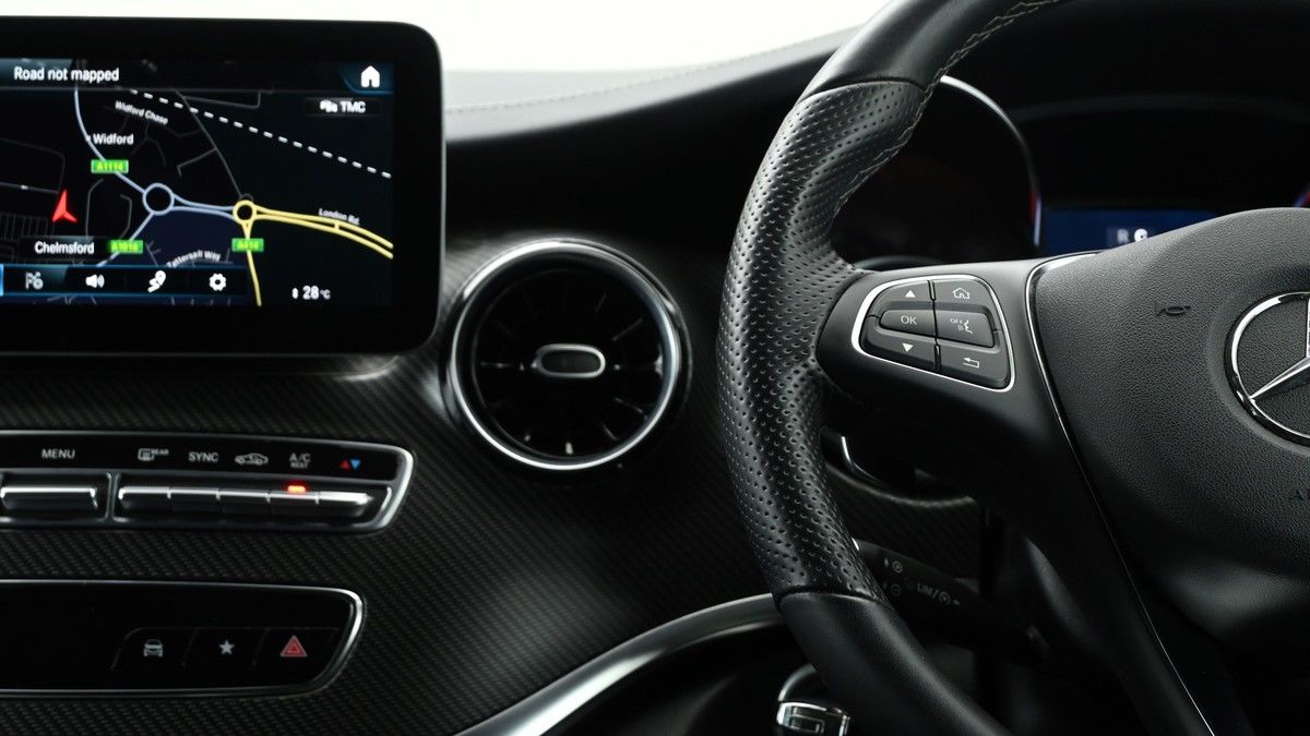 Mercedes-Benz V Class Image 14