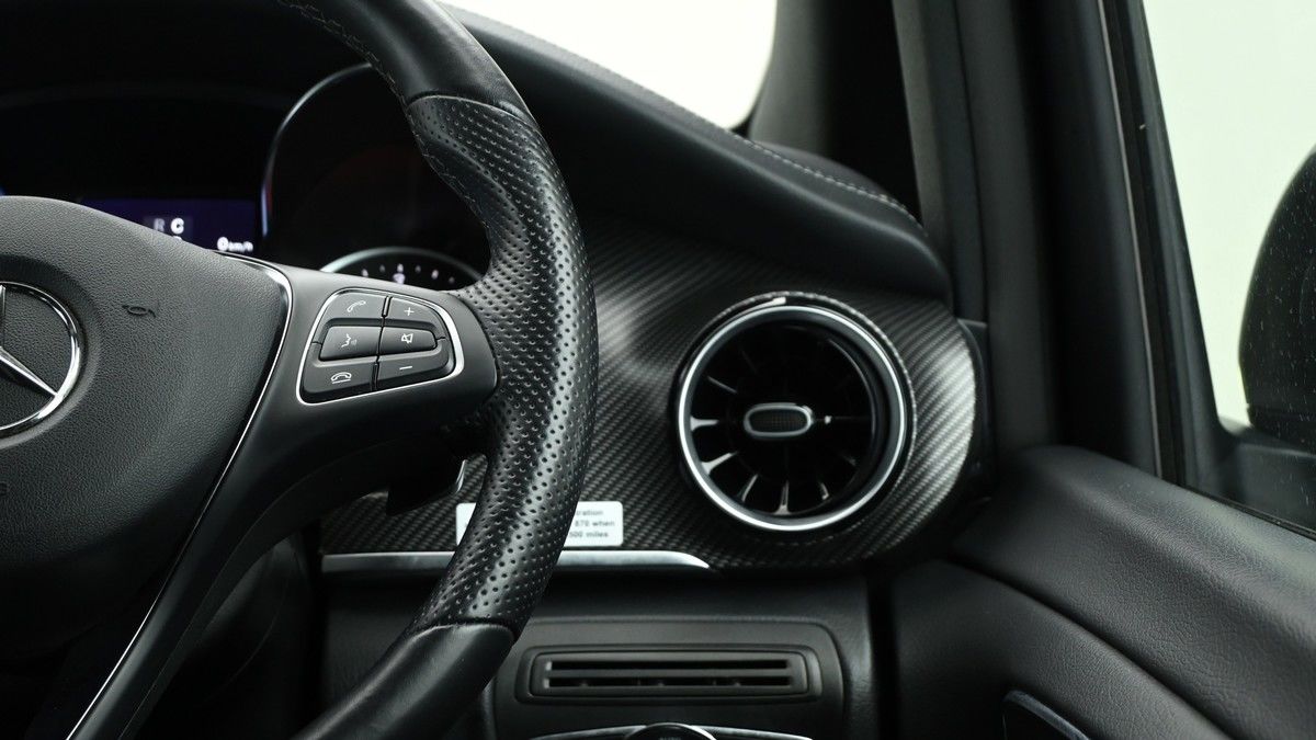Mercedes-Benz V Class Image 15