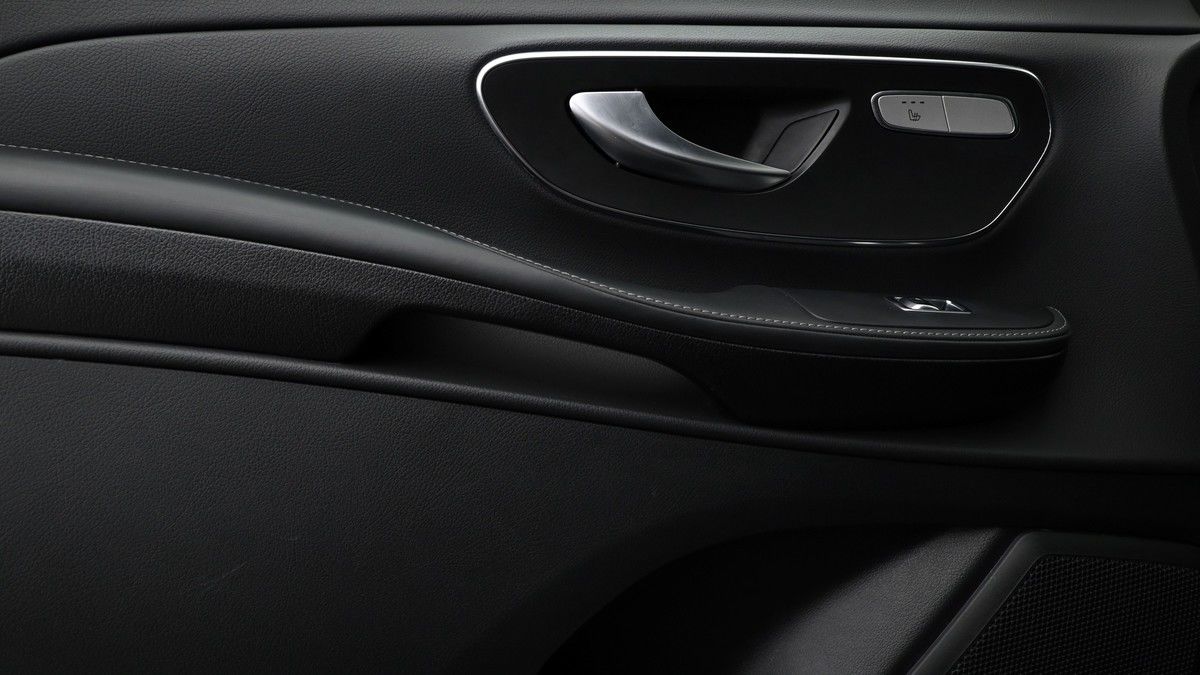 Mercedes-Benz V Class Image 12