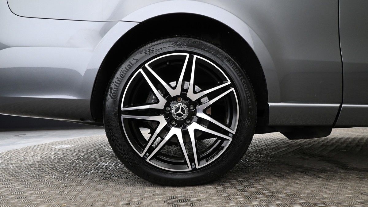 Mercedes-Benz V Class Image 8