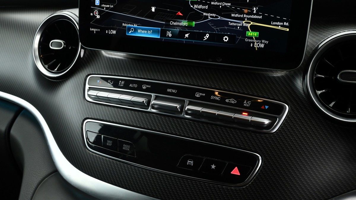 Mercedes-Benz V Class Image 11