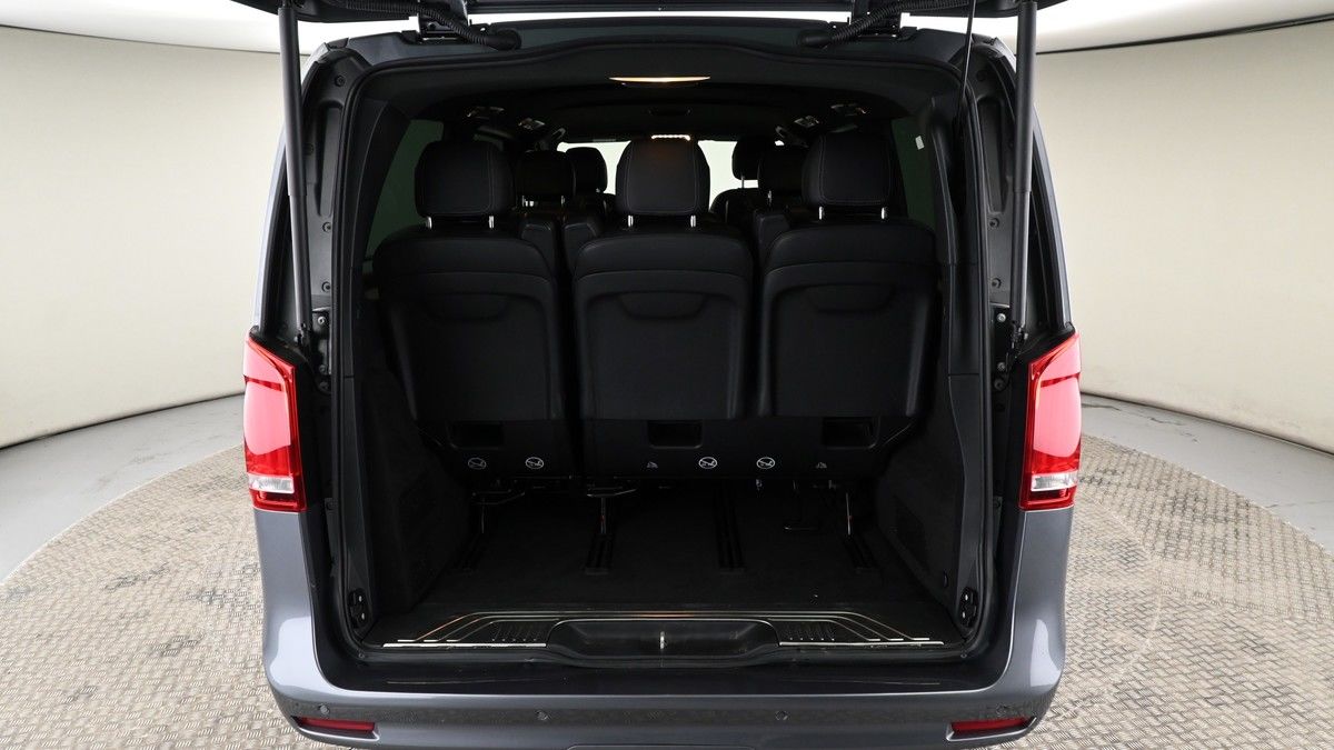 Mercedes-Benz V Class Image 9