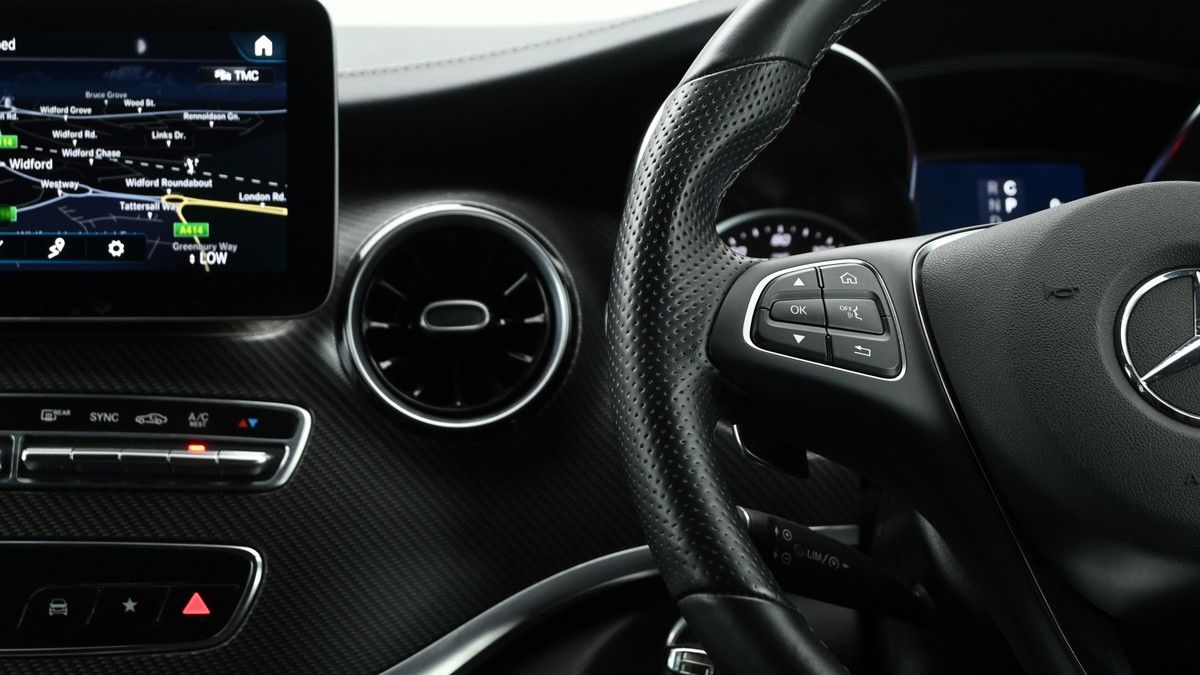 Mercedes-Benz V Class Image 14