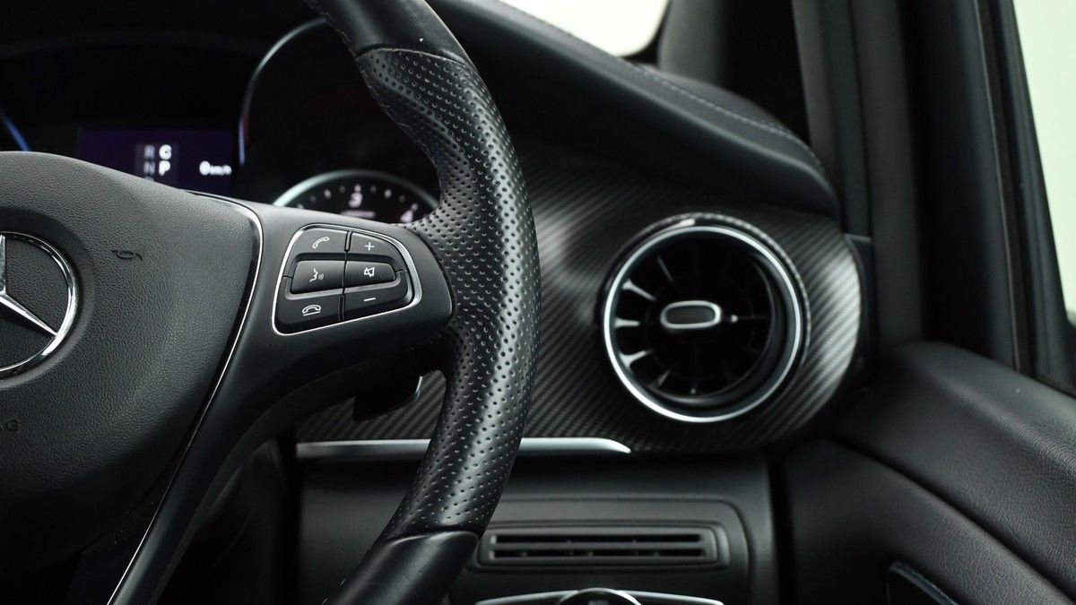 Mercedes-Benz V Class Image 15