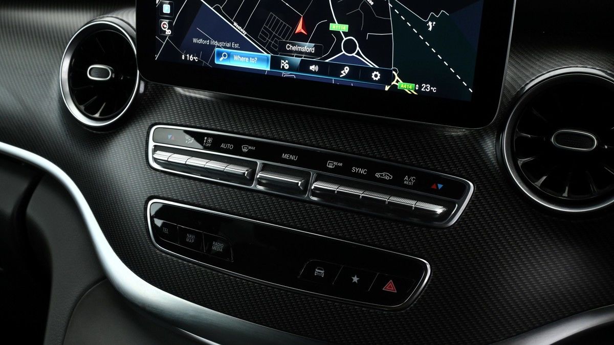 Mercedes-Benz V Class Image 11