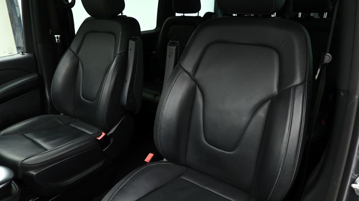 Mercedes-Benz V Class Image 3
