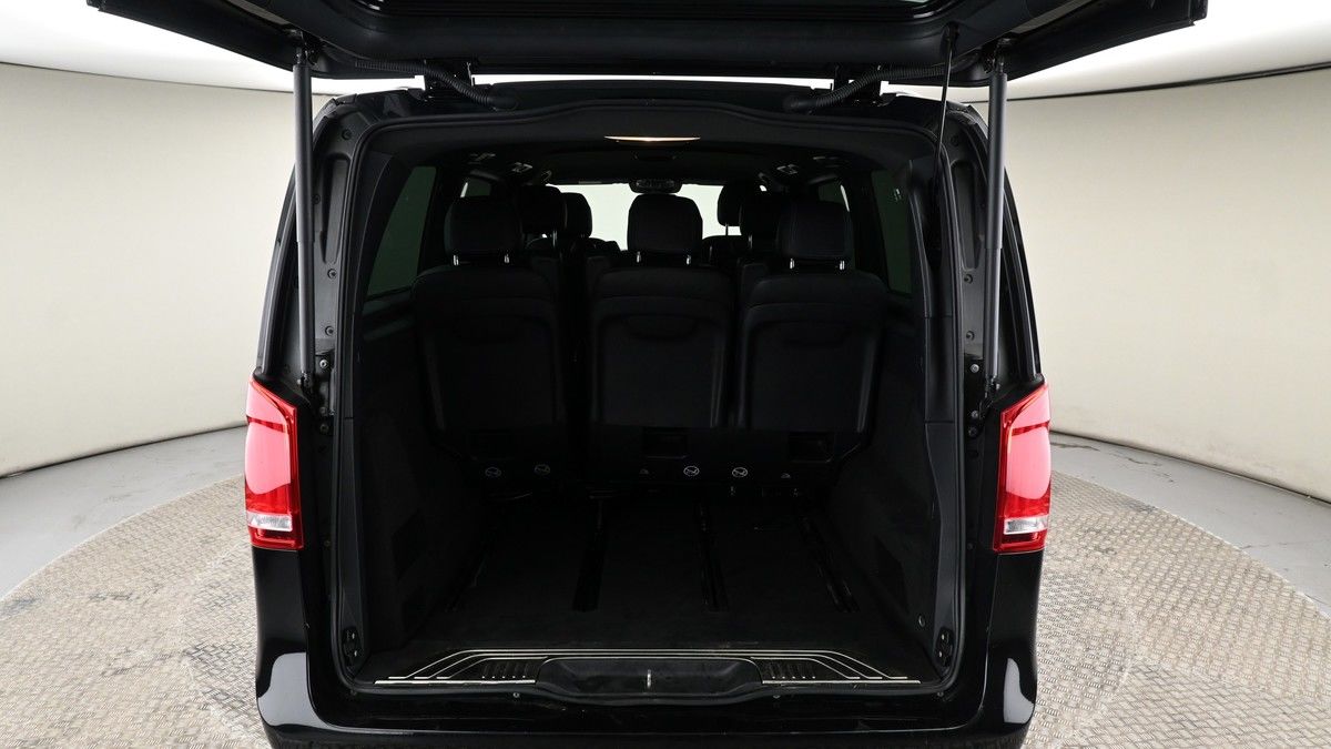 Mercedes-Benz V Class Image 9