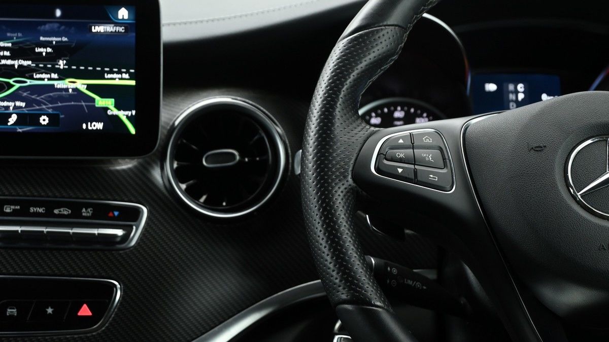 Mercedes-Benz V Class Image 14