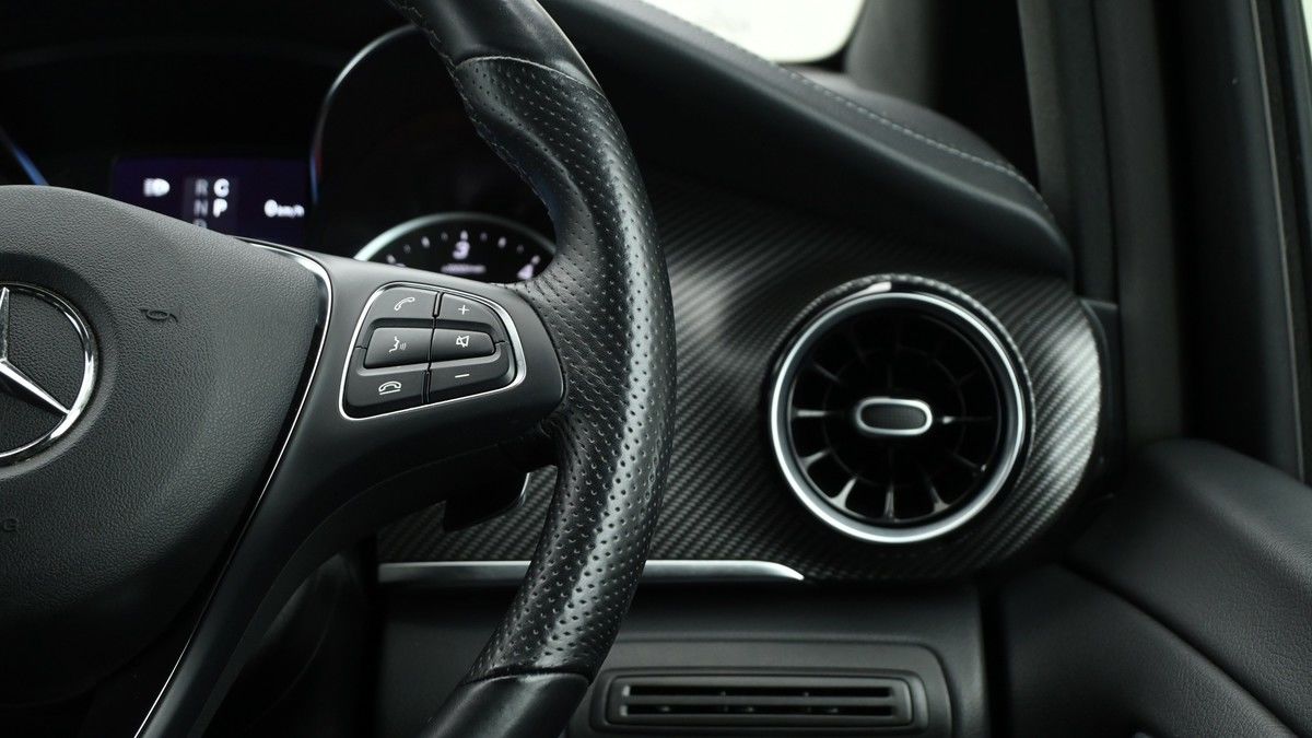 Mercedes-Benz V Class Image 15