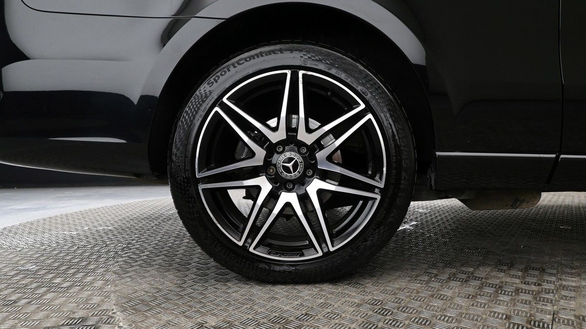 Mercedes-Benz V Class Image 8