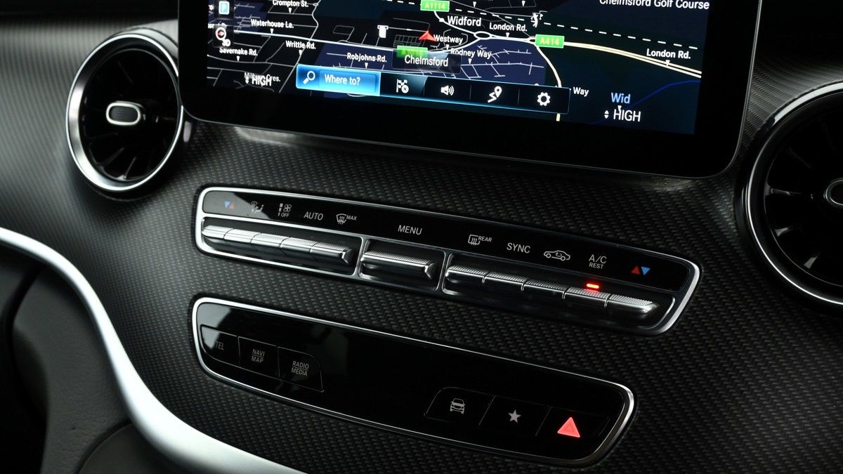 Mercedes-Benz V Class Image 11
