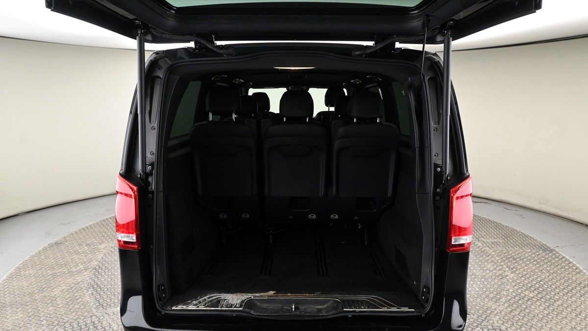 Mercedes-Benz V Class Image 9