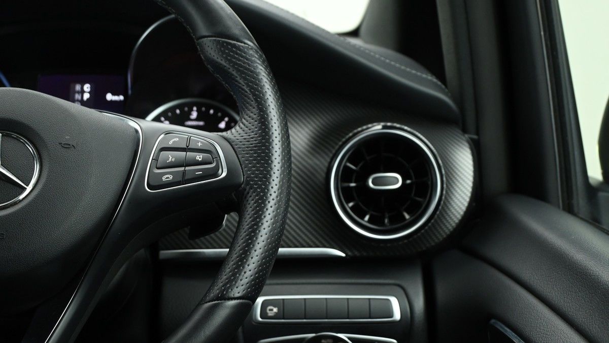 Mercedes-Benz V Class Image 15
