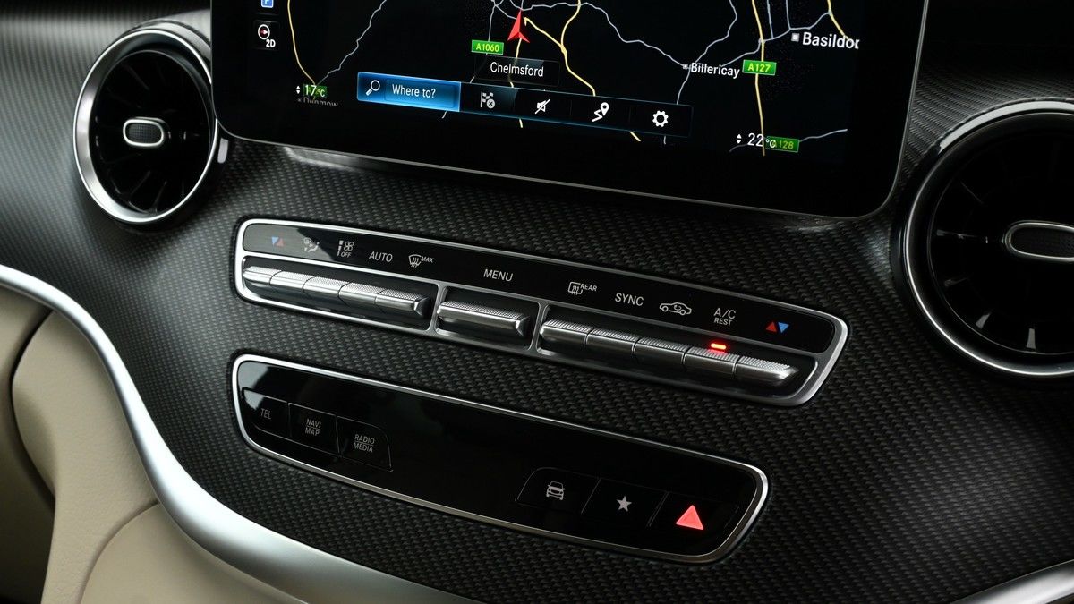 Mercedes-Benz V Class Image 11