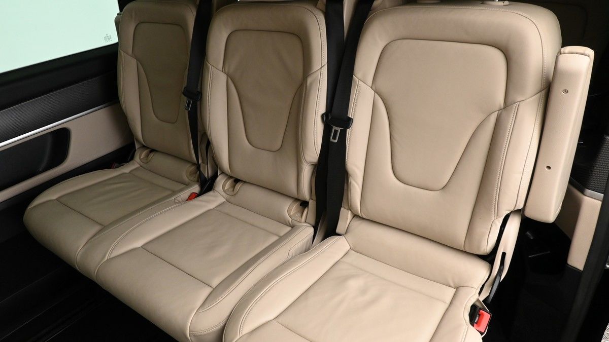 Mercedes-Benz V Class Image 4
