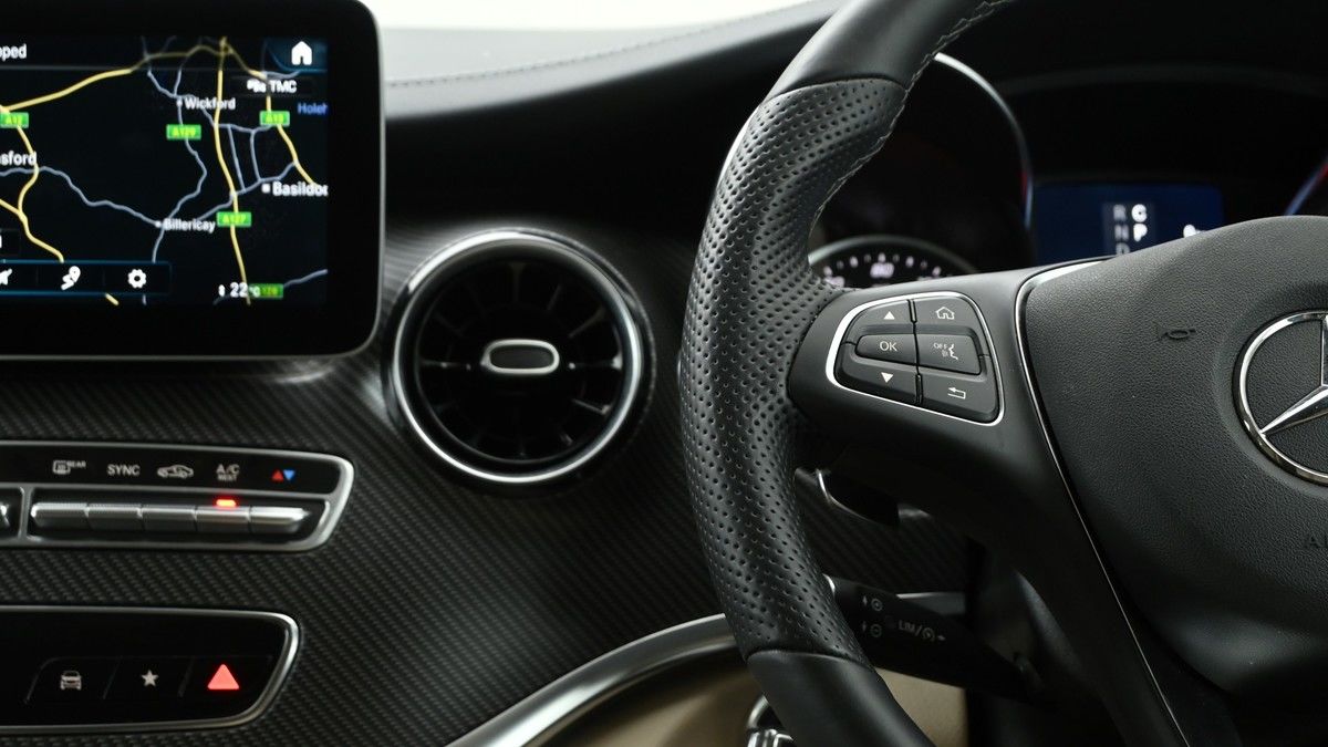 Mercedes-Benz V Class Image 14