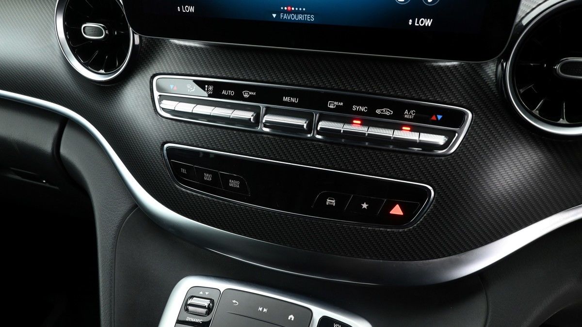 Mercedes-Benz V Class Image 12