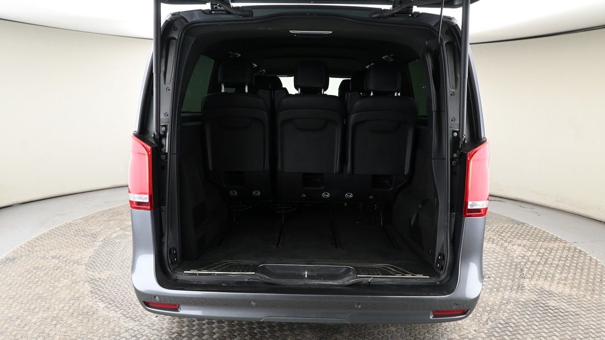Mercedes-Benz V Class Image 10