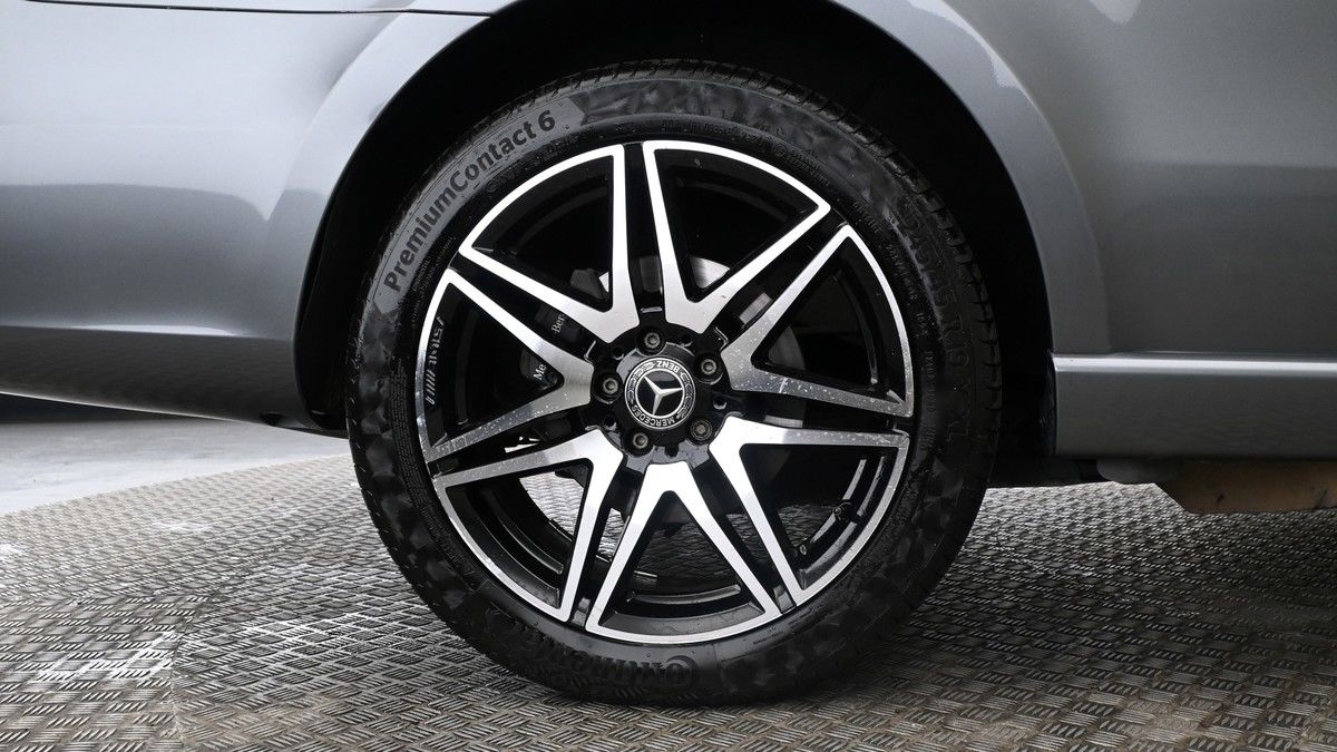 Mercedes-Benz V Class Image 9