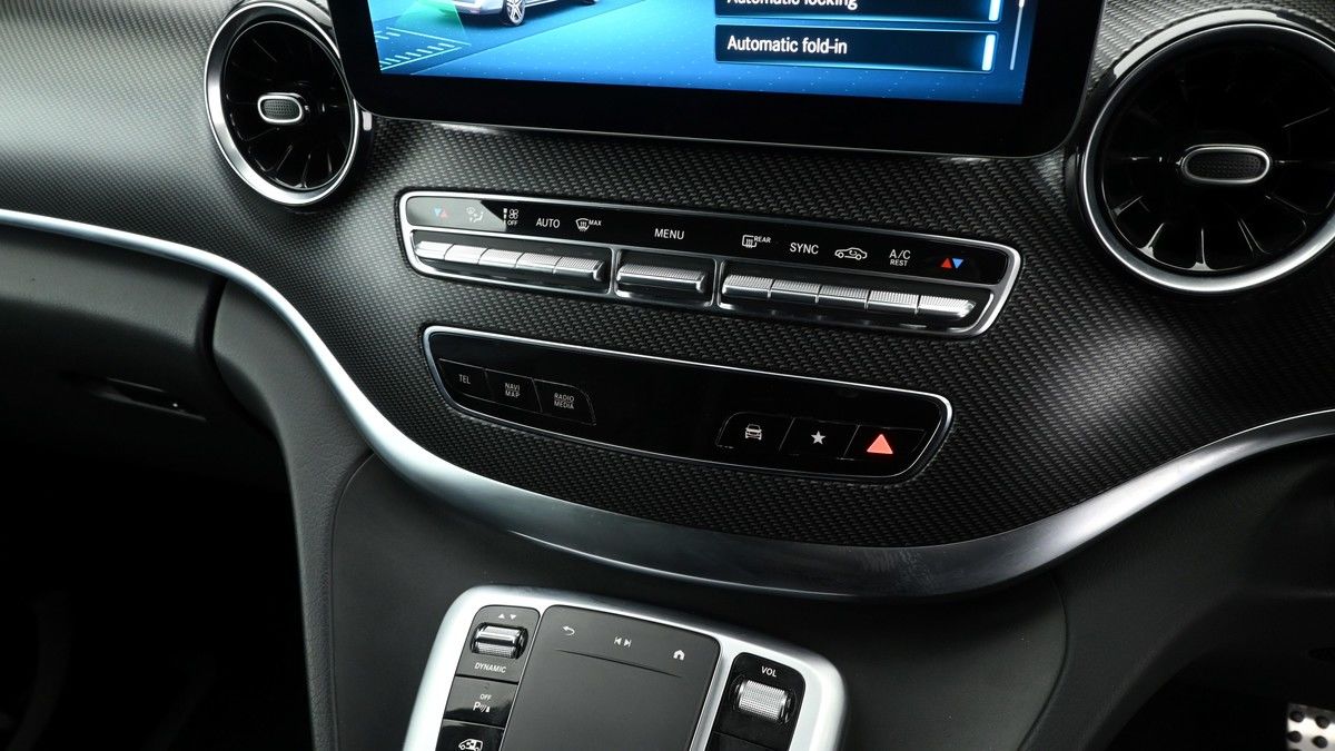 Mercedes-Benz V Class Image 12