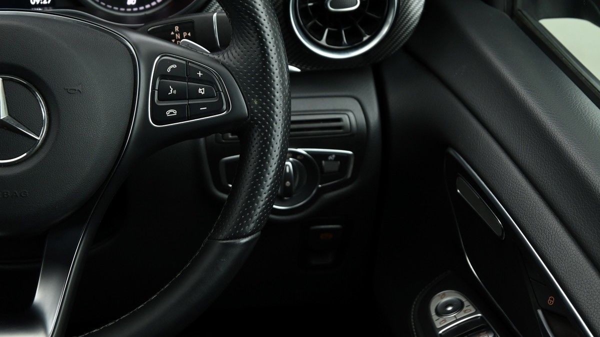 Mercedes-Benz V Class Image 16