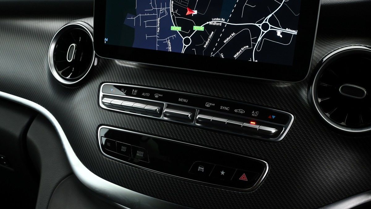 Mercedes-Benz V Class Image 12