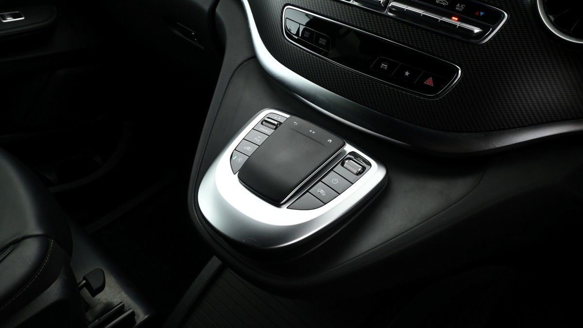 Mercedes-Benz V Class Image 2
