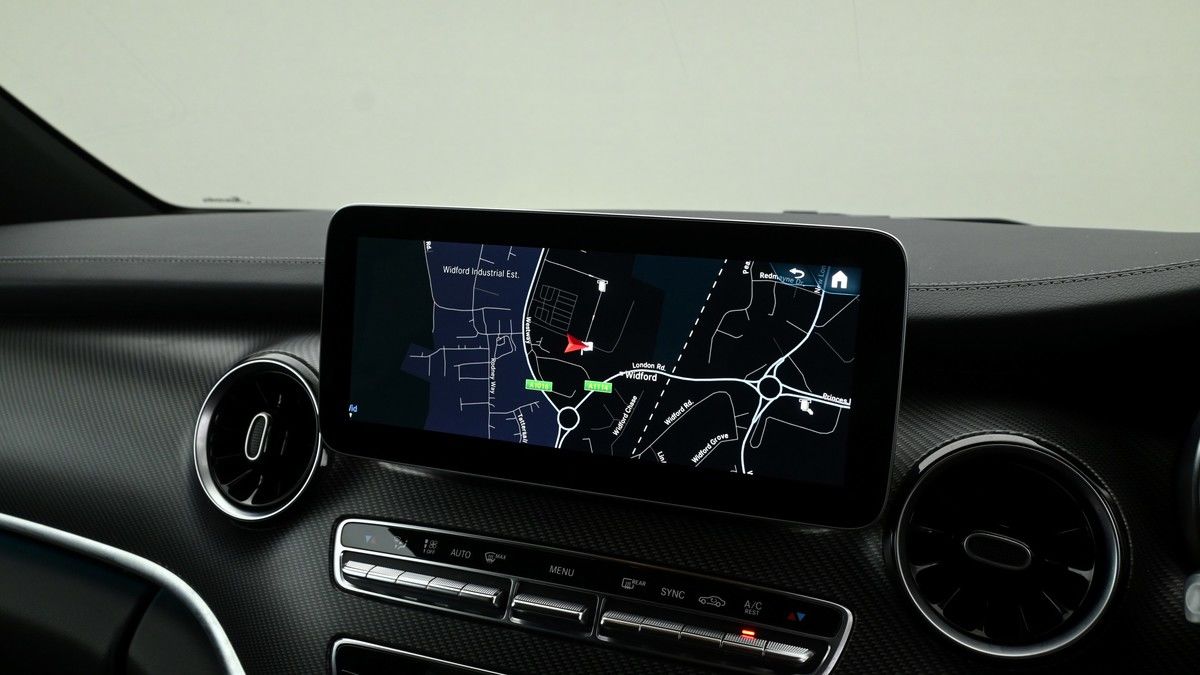 Mercedes-Benz V Class Image 11