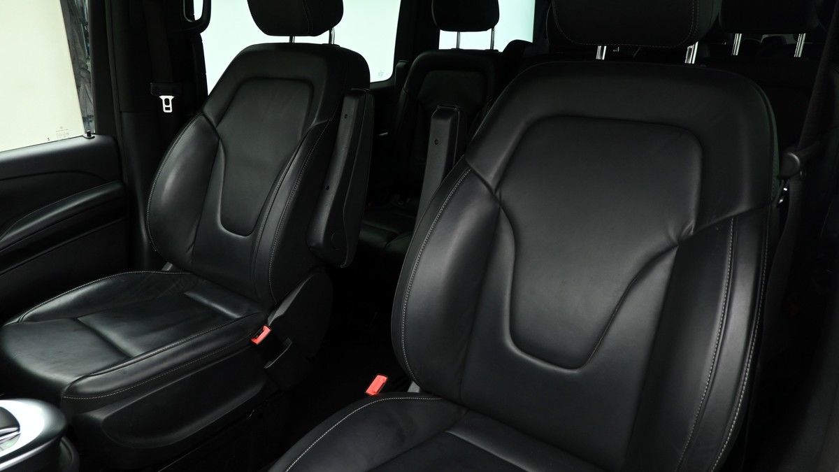Mercedes-Benz V Class Image 4
