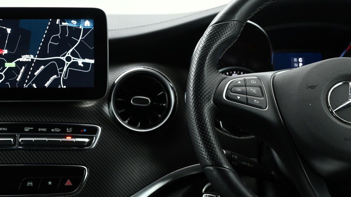 Mercedes-Benz V Class Image 15