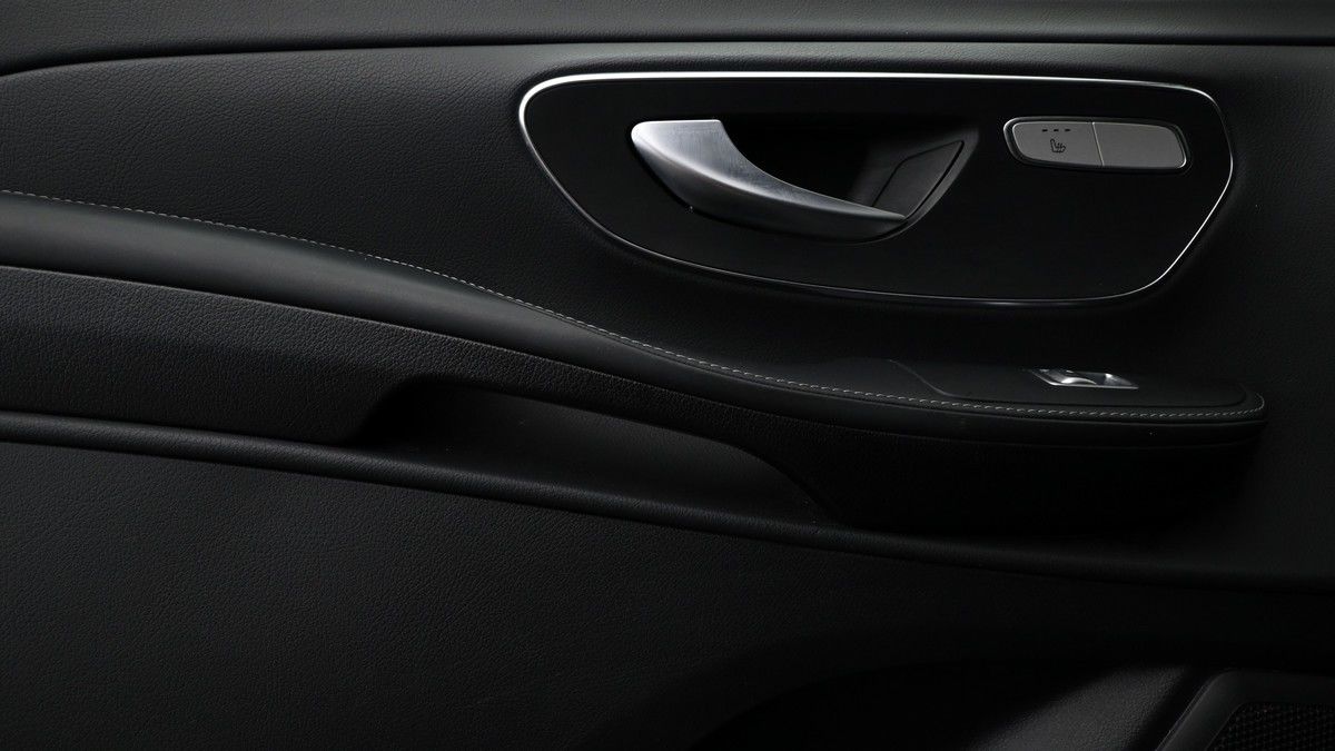 Mercedes-Benz V Class Image 13