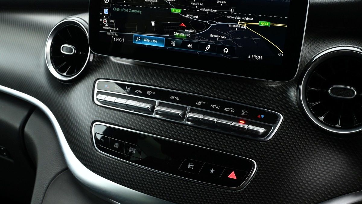 Mercedes-Benz V Class Image 11