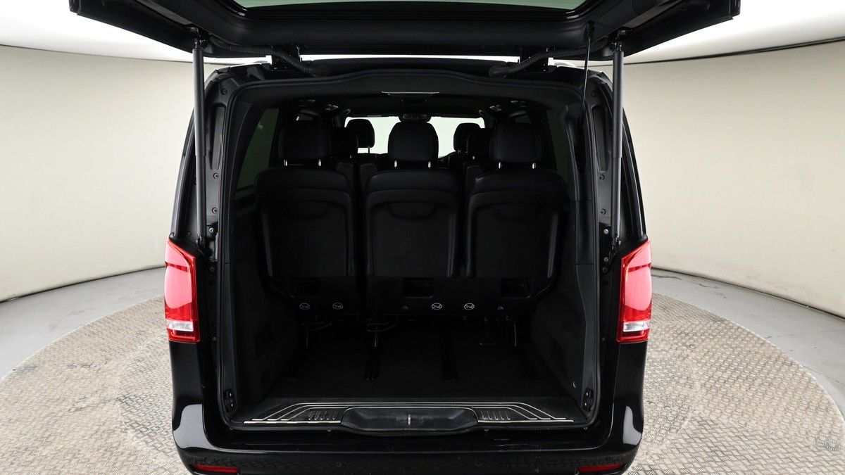 Mercedes-Benz V Class Image 9