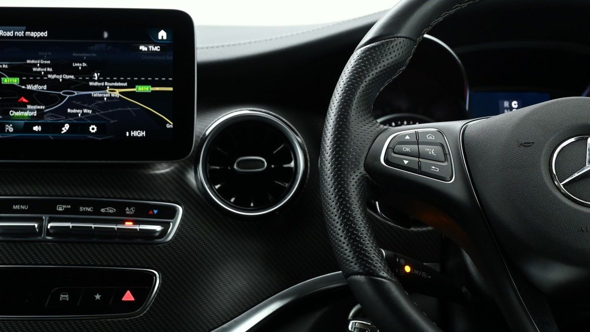 Mercedes-Benz V Class Image 14