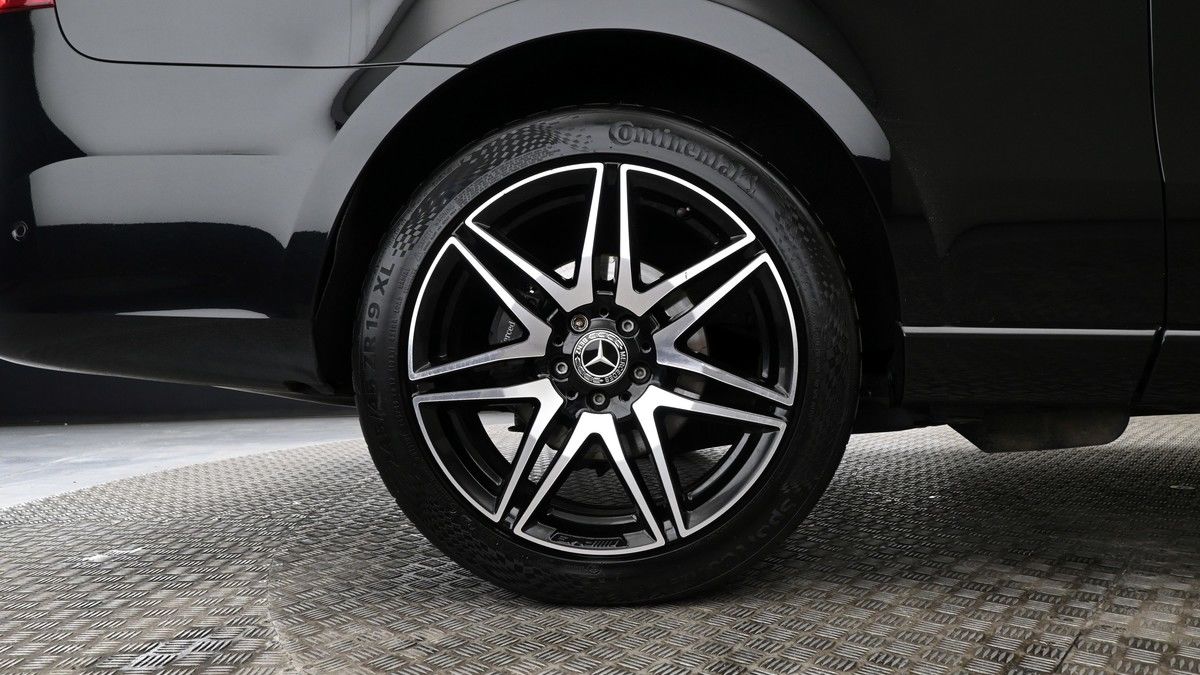 Mercedes-Benz V Class Image 8