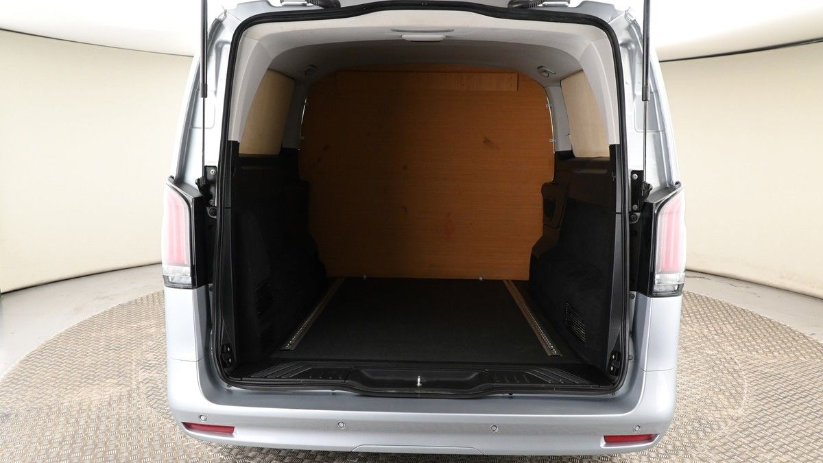 Mercedes-Benz Vito Image 10