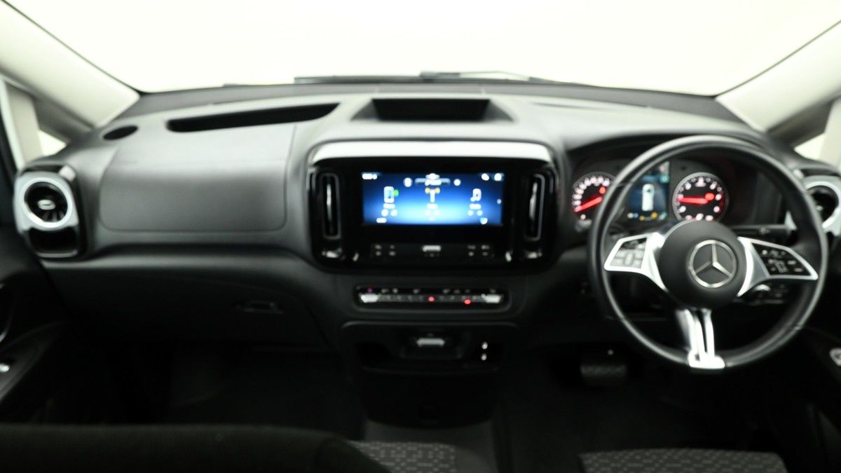 Mercedes-Benz Vito Image 14