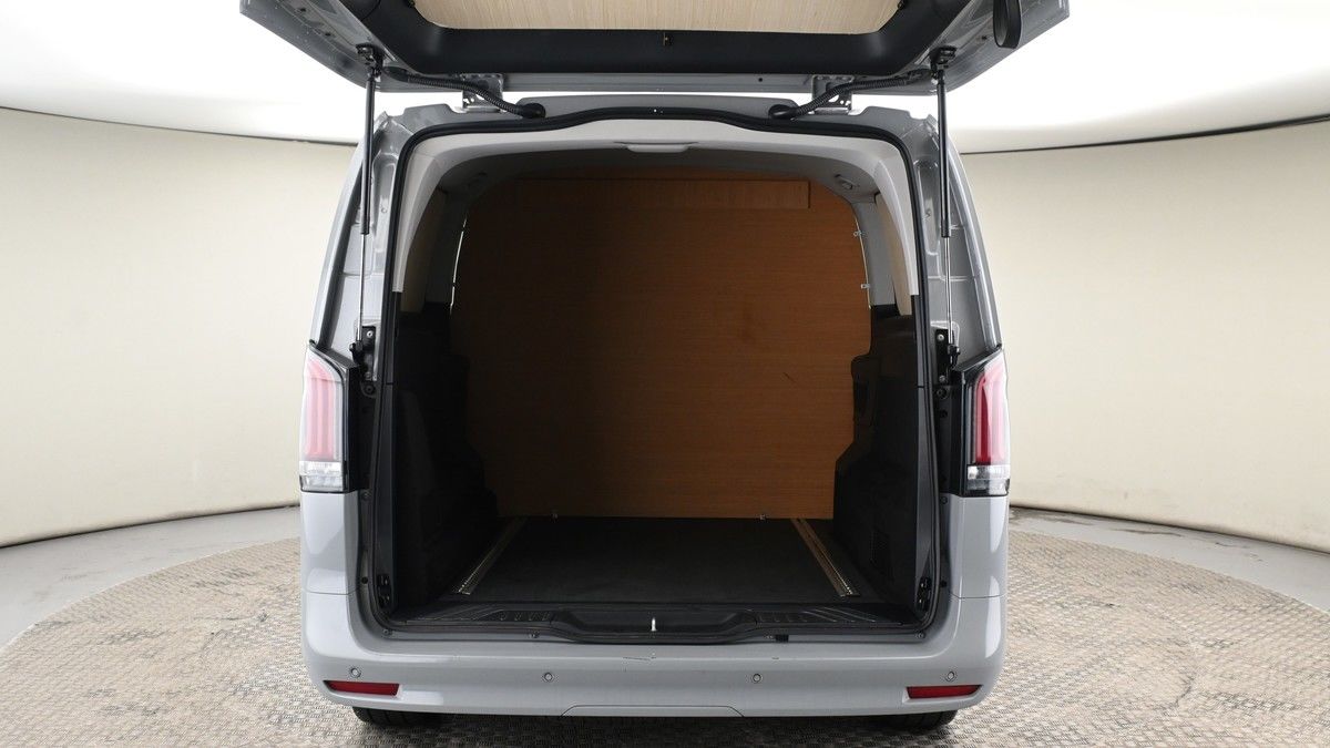Mercedes-Benz Vito Image 10