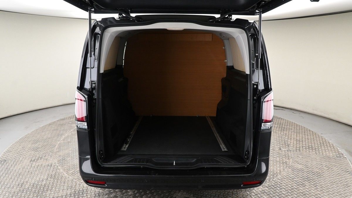 Mercedes-Benz Vito Image 9