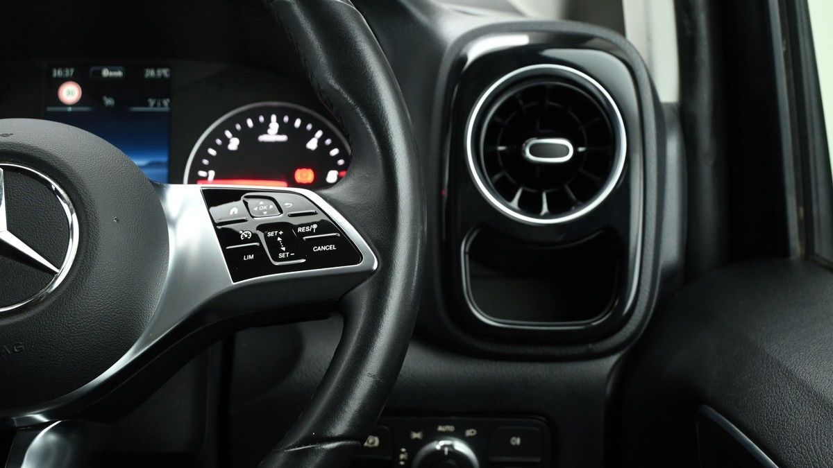Mercedes-Benz Vito Image 15