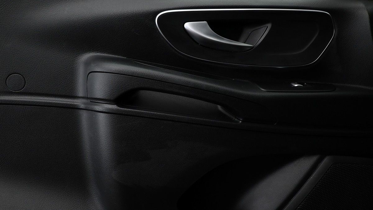 Mercedes-Benz Vito Image 12