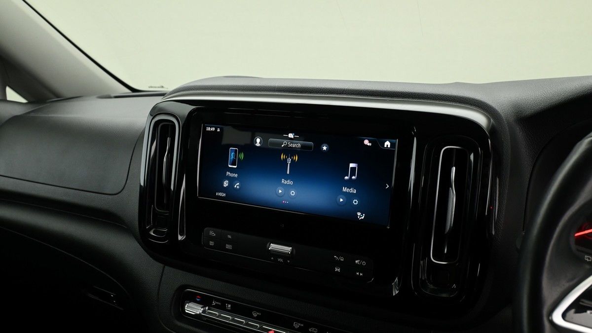 Mercedes-Benz Vito Image 10