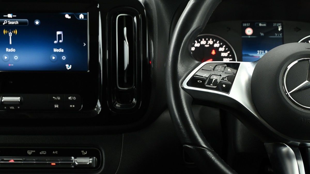 Mercedes-Benz Vito Image 14