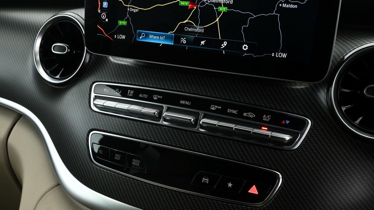 Mercedes-Benz V Class Image 11