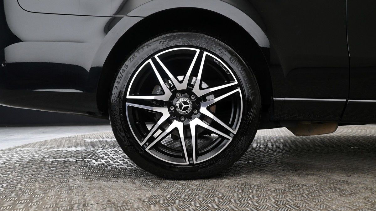 Mercedes-Benz V Class Image 8