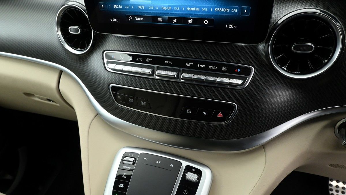 Mercedes-Benz V Class Image 12